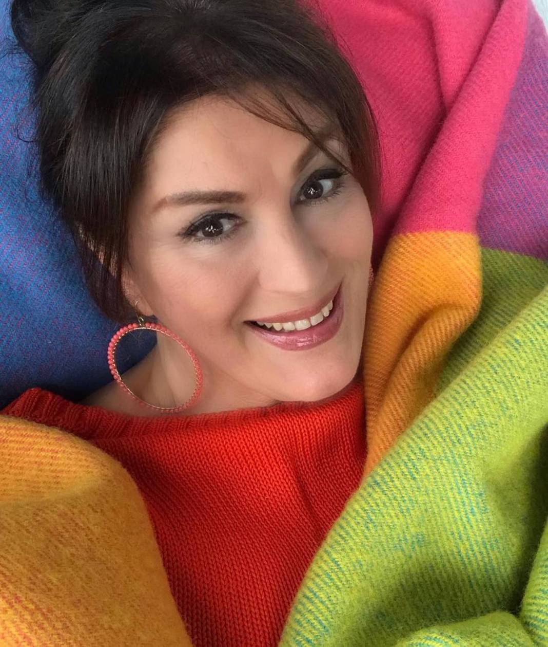 69 yaşındaki Gülşen Bubikoğlu'nun pozları hayran bıraktı! Yıllar geçse de ışıltısını kaybetmiyor... 11